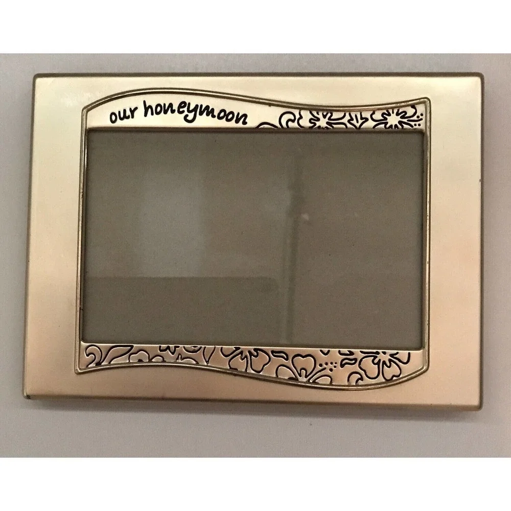 Picture Frame Gold Tone 